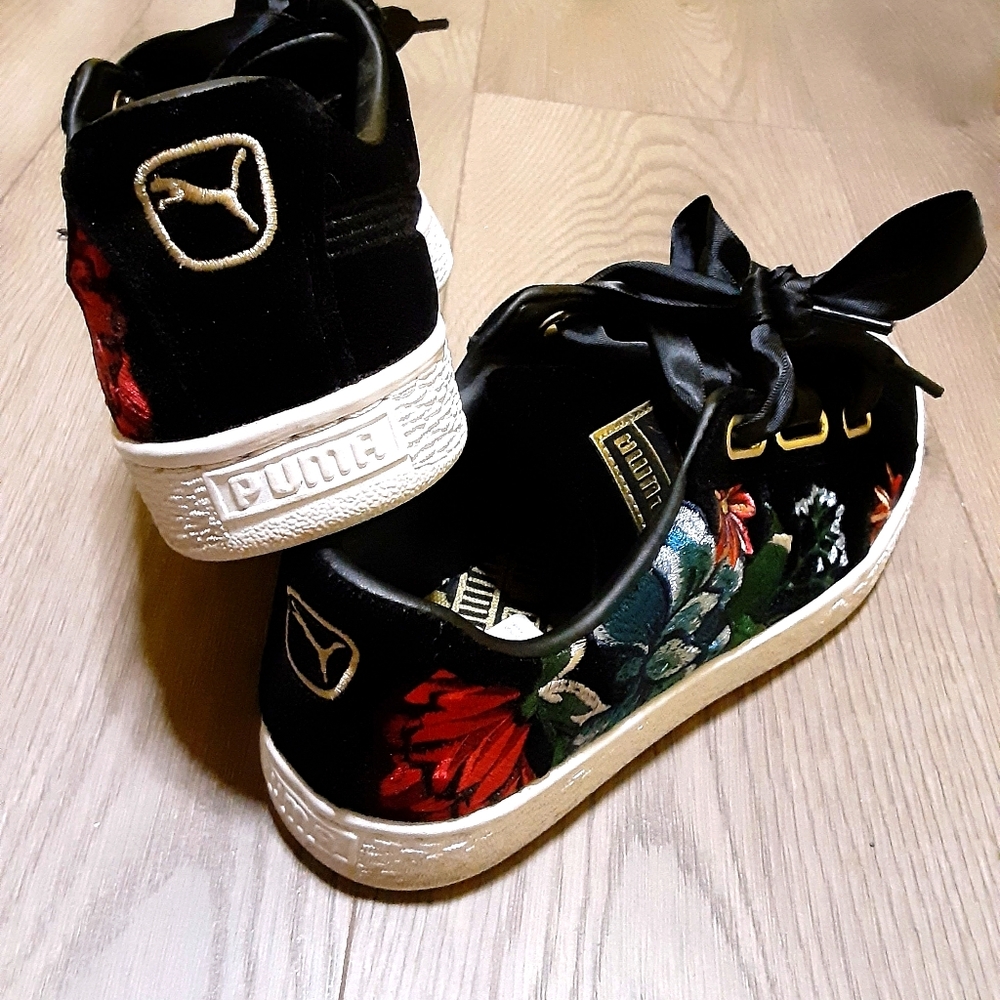 Puma floral embroidery on Velvet